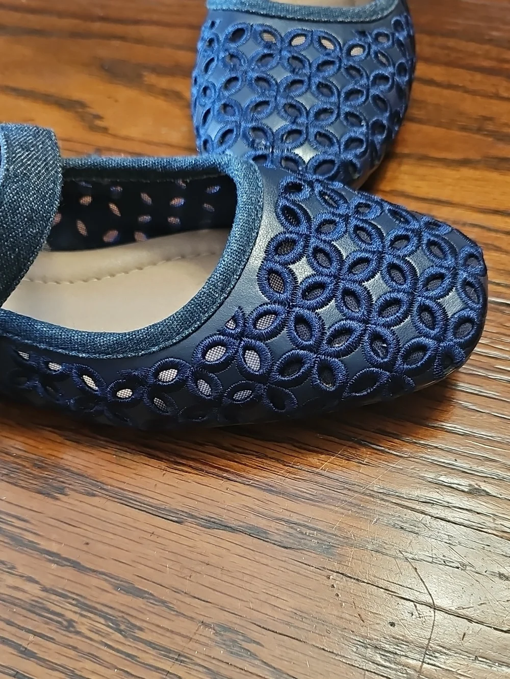 Katie & Kelly Navy Mary Jane Ballet Flats with Cutout Detail 7 Like New